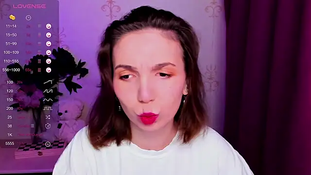 KindHazelHere  online show from 04.08.26