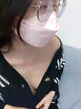 Snapshot of Lu_Nana chatting on 12.09.24 Lu Nana online show from 12.09.24