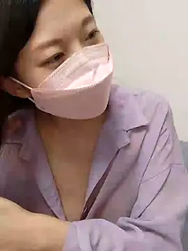 Snapshot of Lu_Nana chatting on 12.11.24 Lu Nana online show from 12.11.24