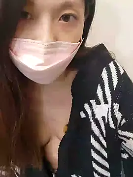 Snapshot of Lu_Nana chatting on 12.22.24 Lu Nana online show from 12.22.24