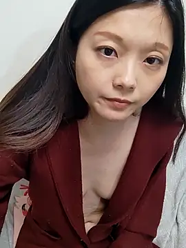 Snapshot of Lu_Nana chatting on 02.25.25 Lu Nana online show from 02.25.25