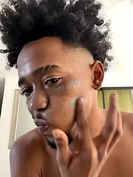 Snapshot of matatanlove chatting on 10.31.25 matatanlove online show from 10.31.25