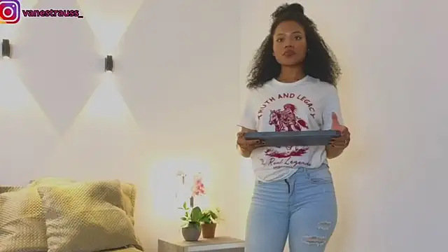 ShadayCarmell online show from 02.05.25