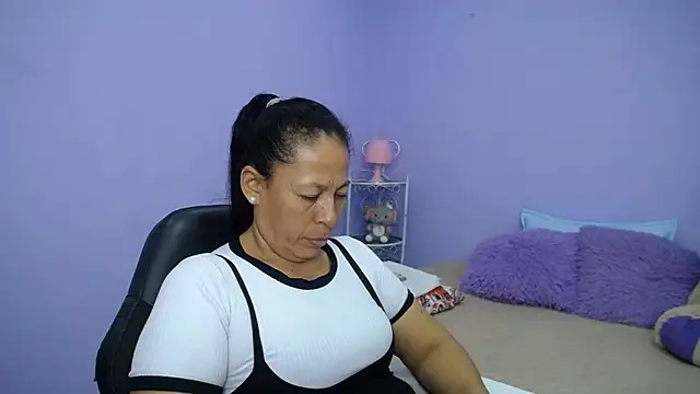mature martina online show from 01.16.25