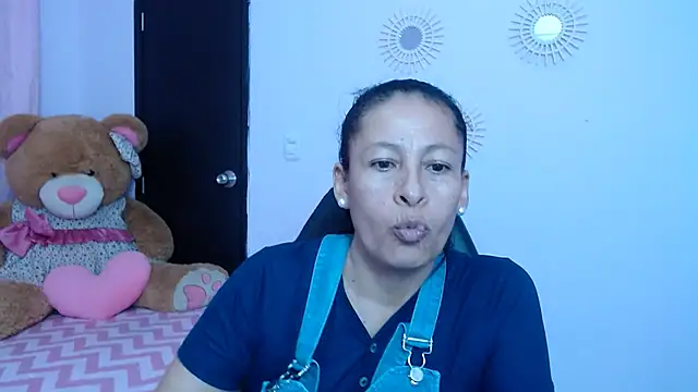 mature martina online show from 01.23.25