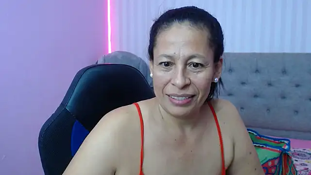 mature martina online show from 01.24.25