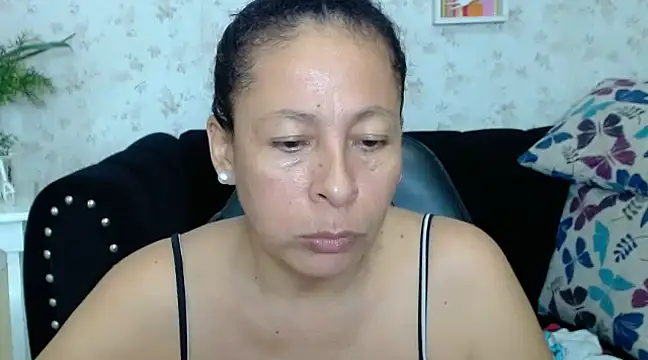 mature martina online show from 01.26.25
