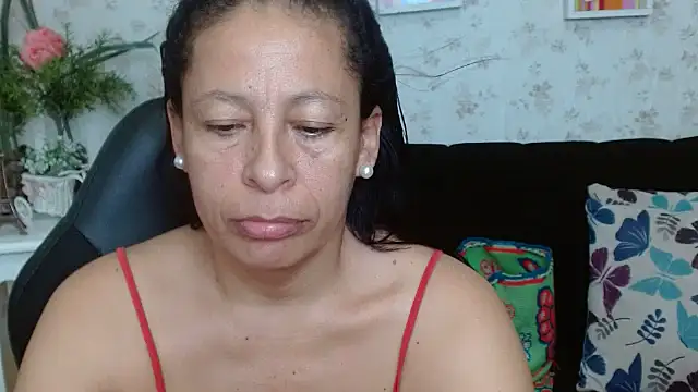 mature martina online show from 01.31.25
