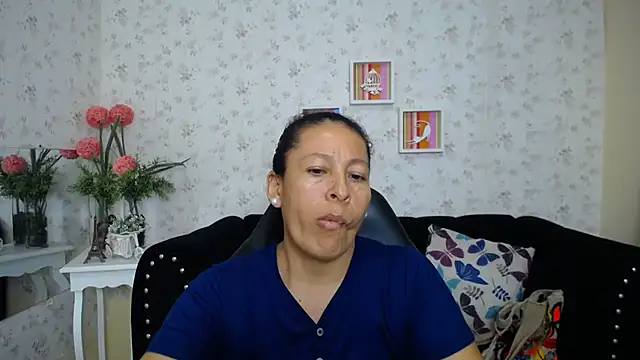 mature martina online show from 02.17.25