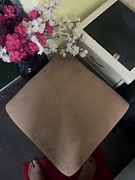 Snapshot of yourheroforfun chatting on 10.06.25 yourheroforfun online show from 10.06.25