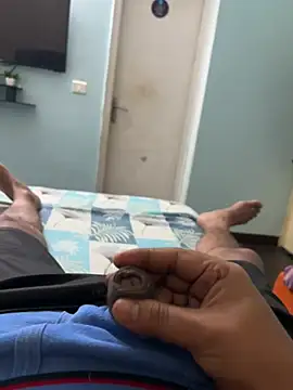 Snapshot of yourheroforfun chatting on 04.06.26 yourheroforfun online show from 04.06.26