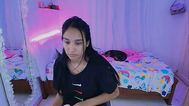 Snapshot of Nanami_19 chatting on 10.11.25 Nanami 19 online show from 10.11.25