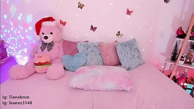 Zara uwu  online show from 01.15.25