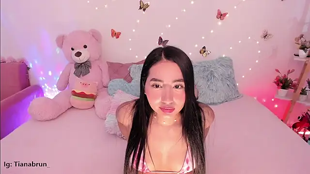 Zara uwu  online show from 11.21.25