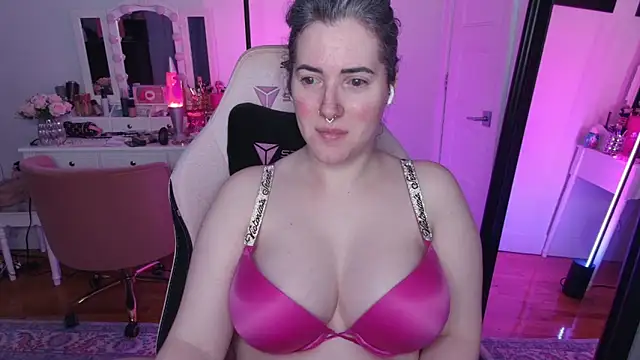 Snapshot of rachelbrooksxx chatting on 09.08.25 rachelbrooksxx online show from 09.08.25