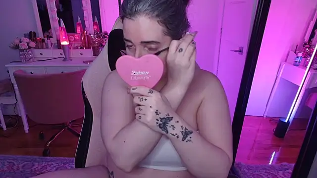 Snapshot of rachelbrooksxx chatting on 10.28.25 rachelbrooksxx online show from 10.28.25