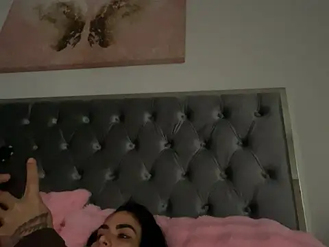 Karoltriguena online show from 03.12.26