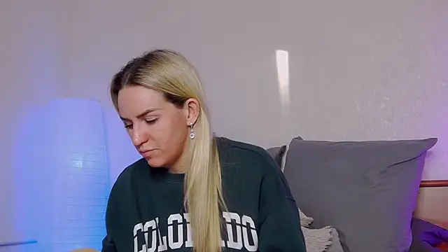 SofiJames online show from 12.14.24