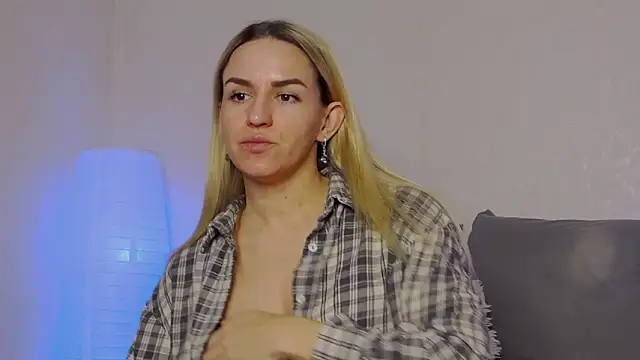 SofiJames online show from 12.15.24