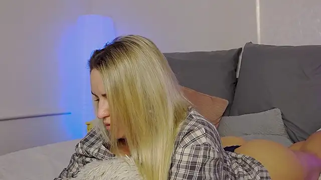 SofiJames online show from 12.19.24