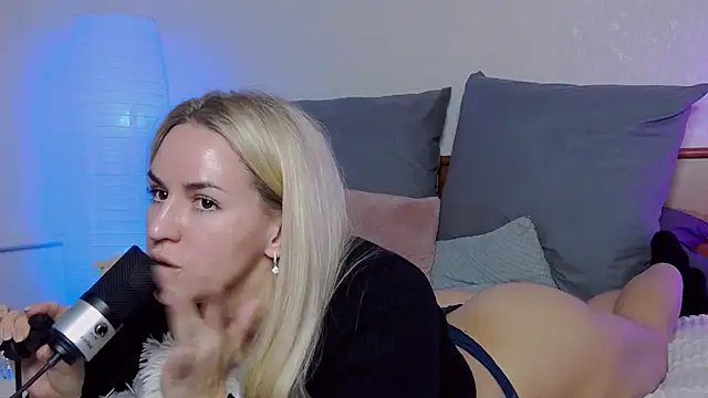 SofiJames online show from 12.26.24
