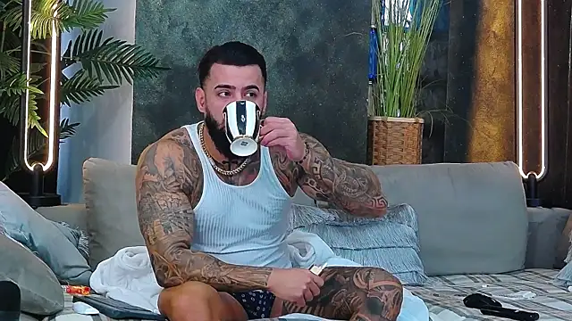 masterkingofmusclee online show from 11.13.25