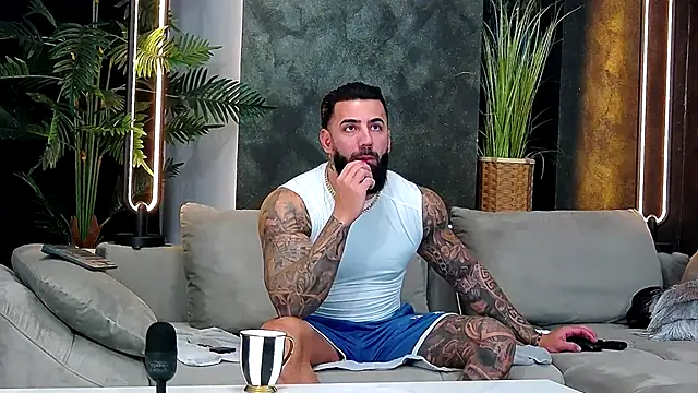 masterkingofmusclee online show from 11.26.25