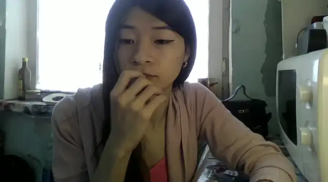CarlyJoy online show from 02.03.25