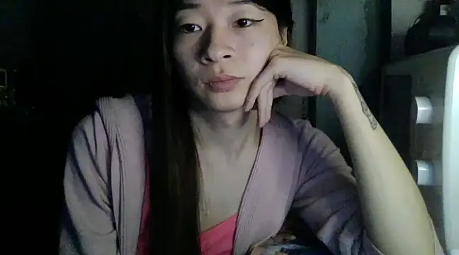 CarlyJoy online show from 02.04.25