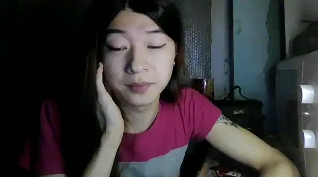 CarlyJoy online show from 02.12.25