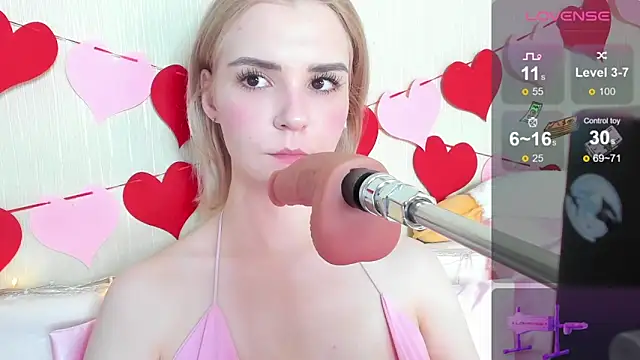 Kaya Devis online show from 02.15.25