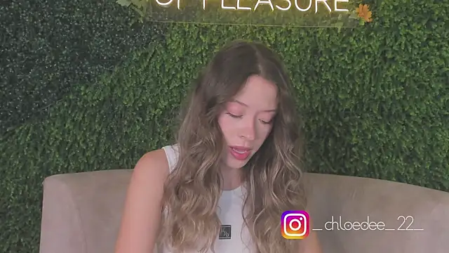 chloe d online show from 10.17.25