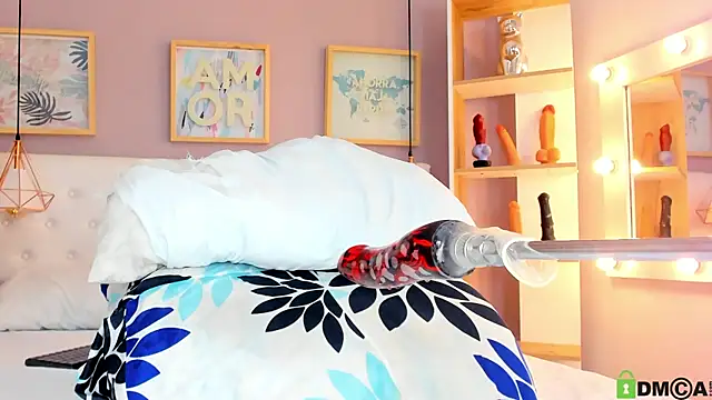 julyanna  online show from 10.06.25