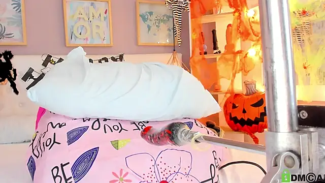 julyanna  online show from 10.27.25