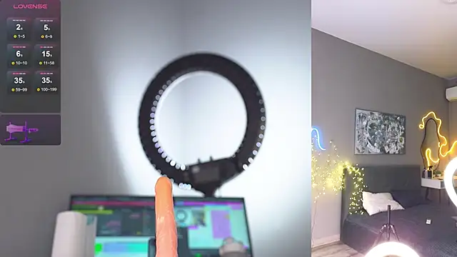 TwilightSparkle  online show from 02.23.25