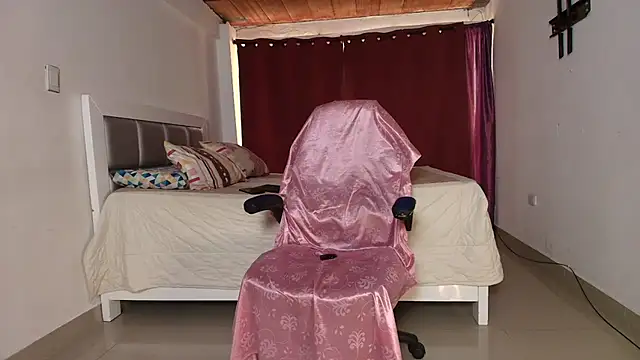 Snapshot of Danna_777 chatting on 09.19.25 Danna 777 online show from 09.19.25