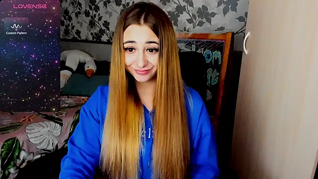 Snapshot of weakness4u chatting on 02.26.25 weakness4u online show from 02.26.25