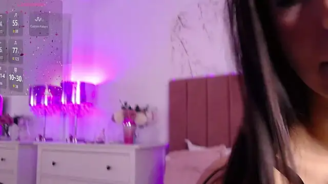 LaraKent online show from 11.14.25