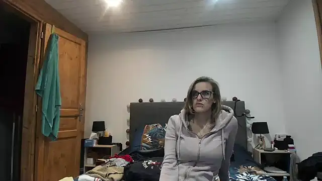 Madame Callie online show from 04.19.26