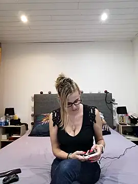 Madame Callie online show from 06.30.26
