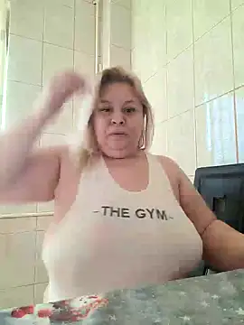 Snapshot of AriannaMilf chatting on 01.14.25 AriannaMilf online show from 01.14.25