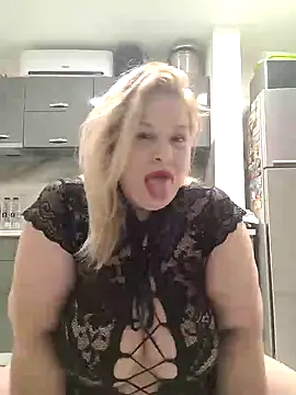 Snapshot of AriannaMilf chatting on 01.27.25 AriannaMilf online show from 01.27.25