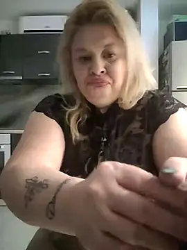 Snapshot of AriannaMilf chatting on 01.27.25 AriannaMilf online show from 01.27.25