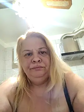 Snapshot of AriannaMilf chatting on 05.27.26 AriannaMilf online show from 05.27.26