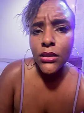Snapshot of DianaBrownXX chatting on 07.18.26 DianaBrownXX online show from 07.18.26