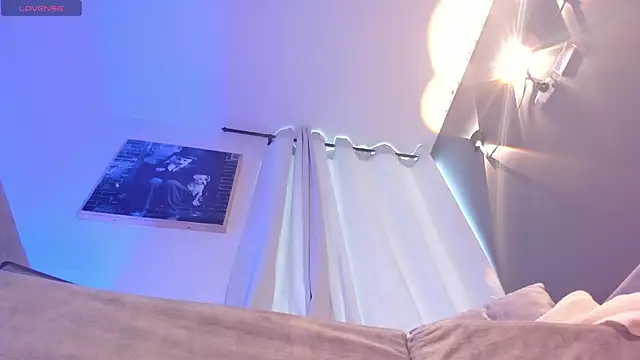 HannahDavis  online show from 12.16.24