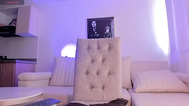 HannahDavis  online show from 01.15.25