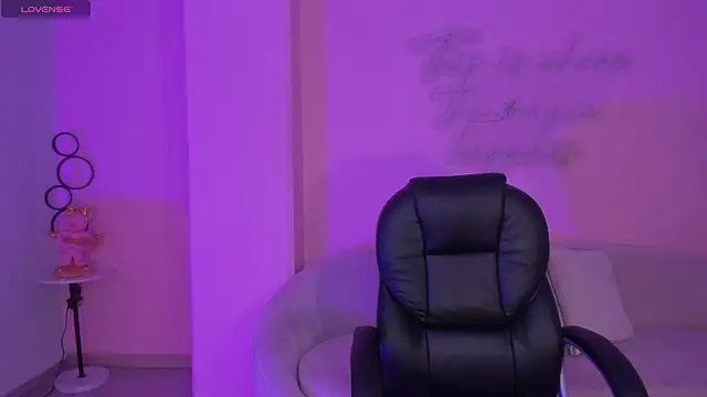 AlessiaCorleone  online show from 12.30.24