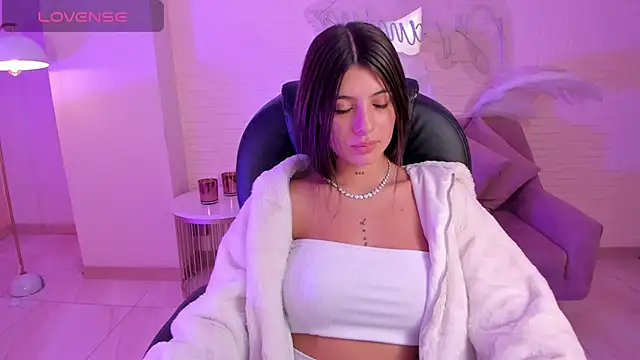 AlessiaCorleone  online show from 01.06.25