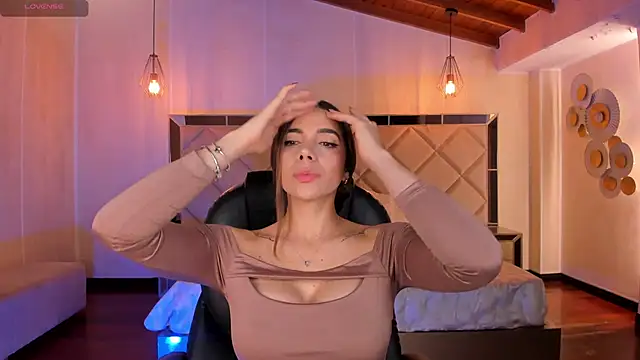 AmyWalker  online show from 01.12.25